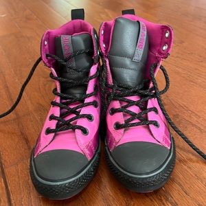 Converse Girls/Boys Chuck Taylor  All Star High Top Sneaker Shoes Sz 5